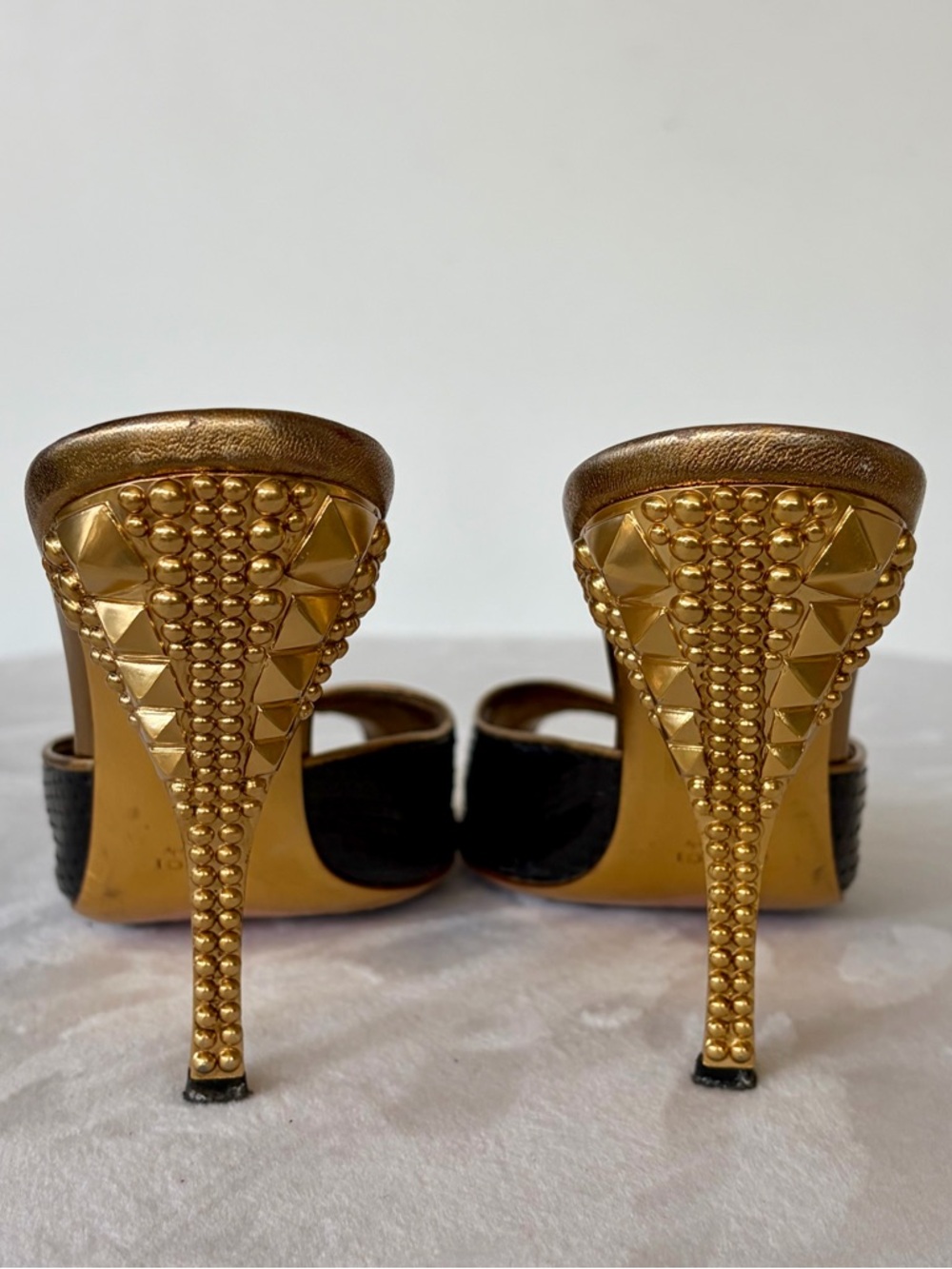 Gucci Rare Tom Ford Runway snakeskin slides, reptilian heel, blk & gold, 7 - Picture 3 of 17